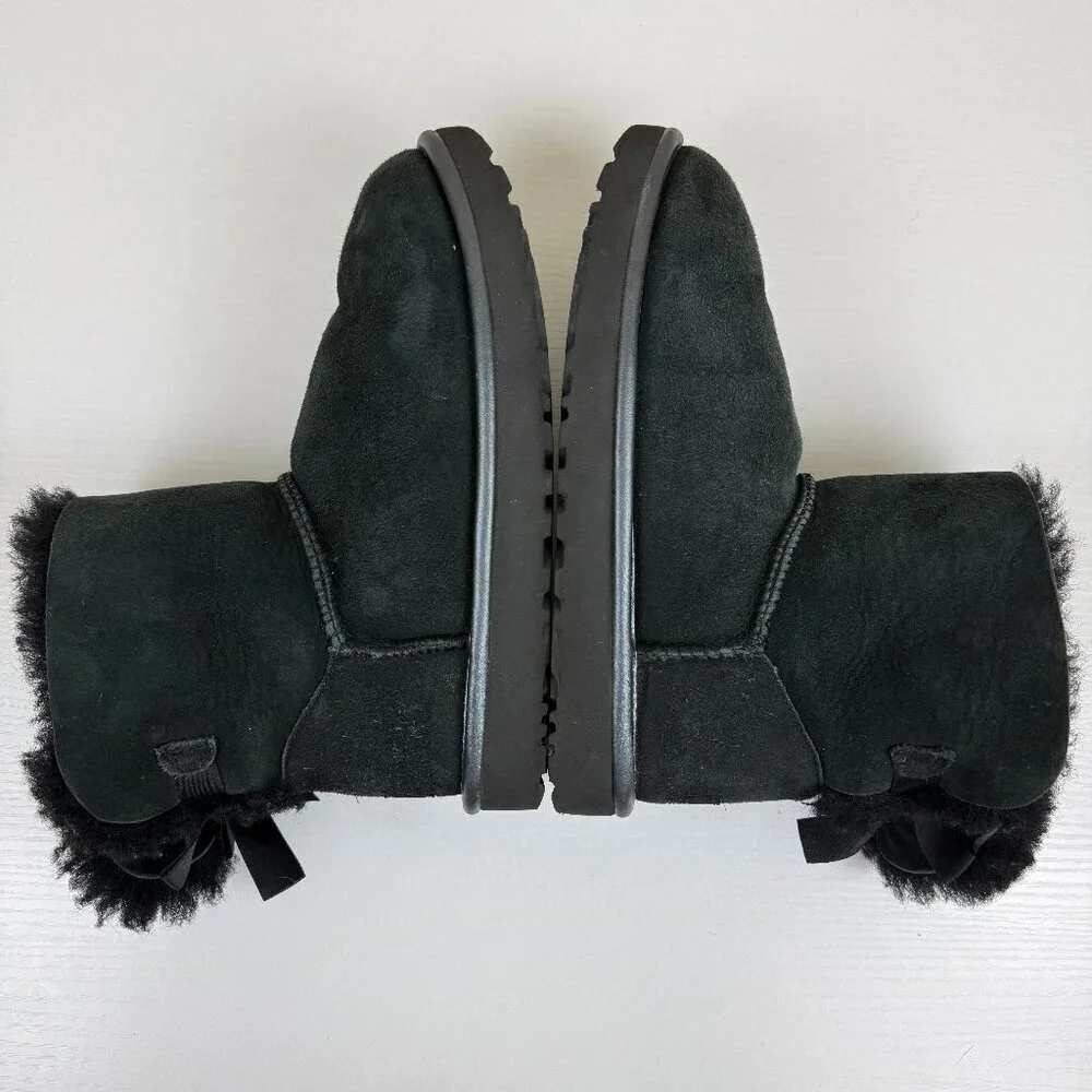EUC UGG Women's Mini Bailey Bow II Black Boots S/N 1019032
